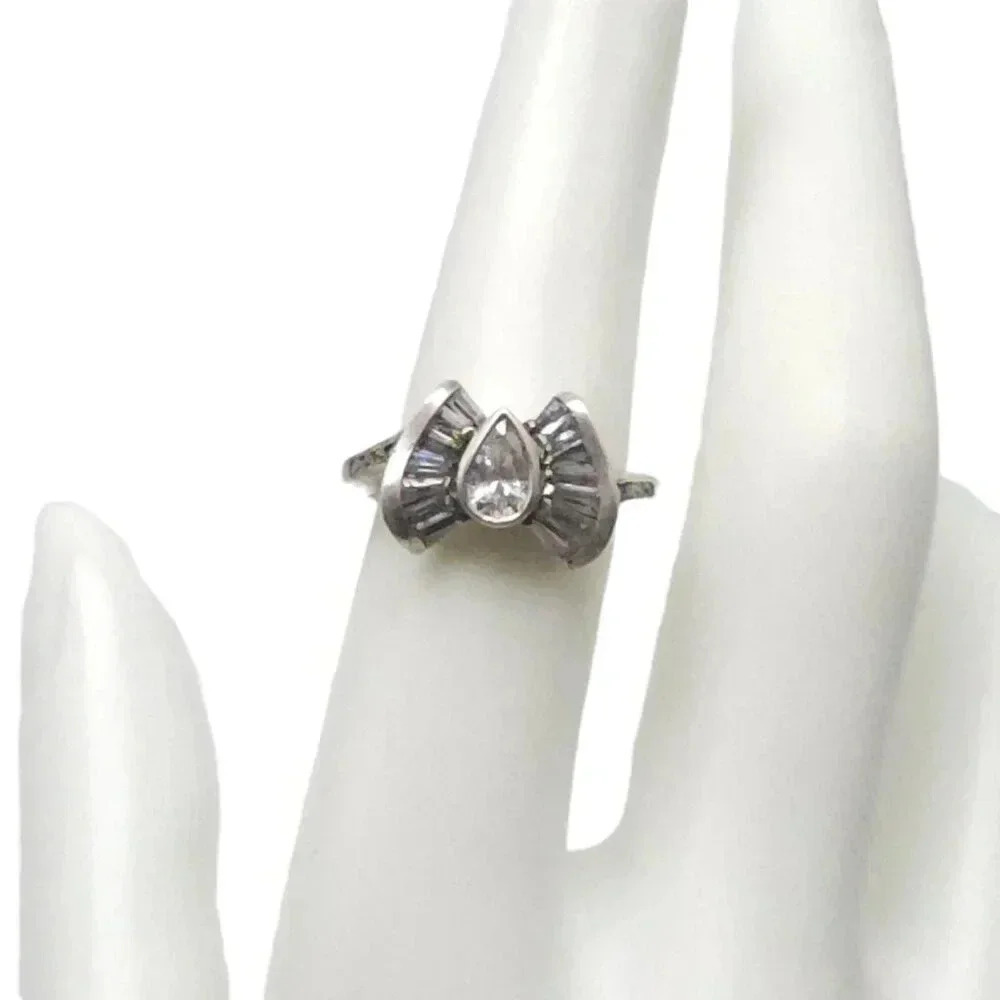 925 Sterling Silver Rhinestone Teardrop Bow Crystal Cocktail Ring Size 6.75